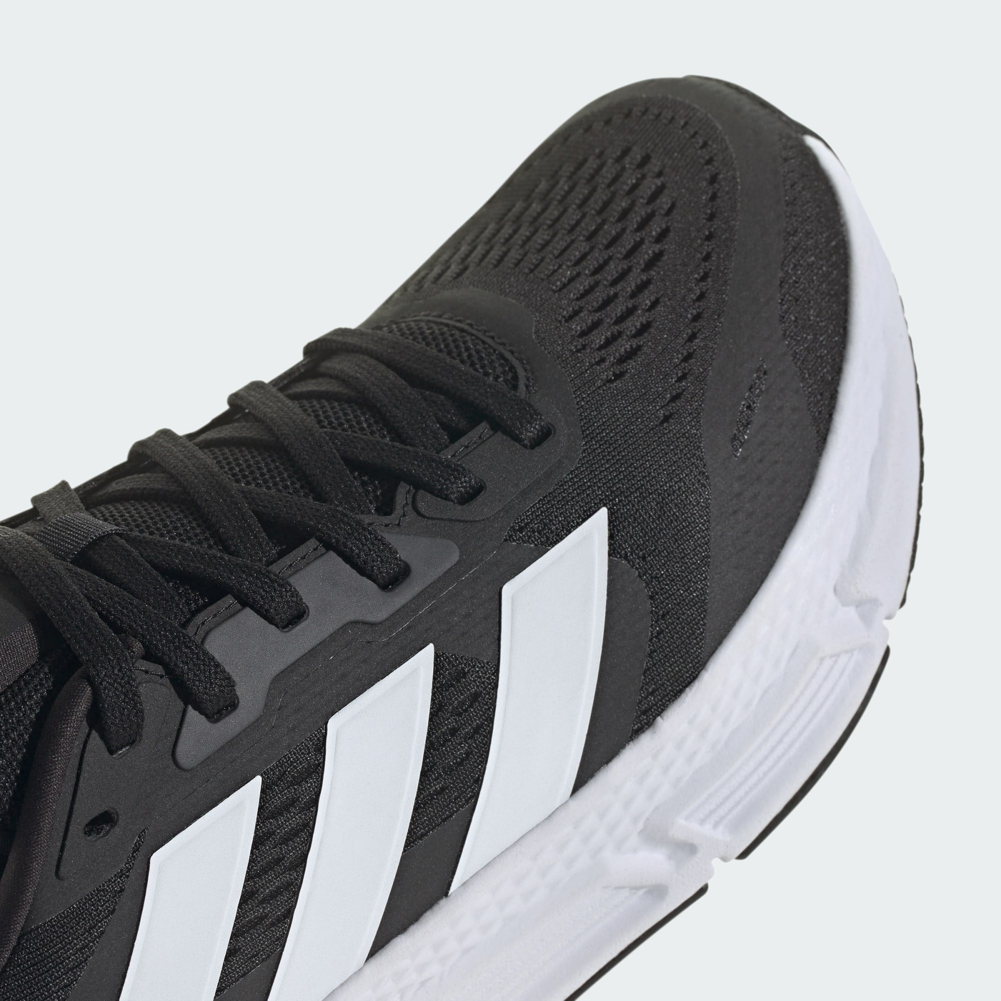 adidas Questar 2