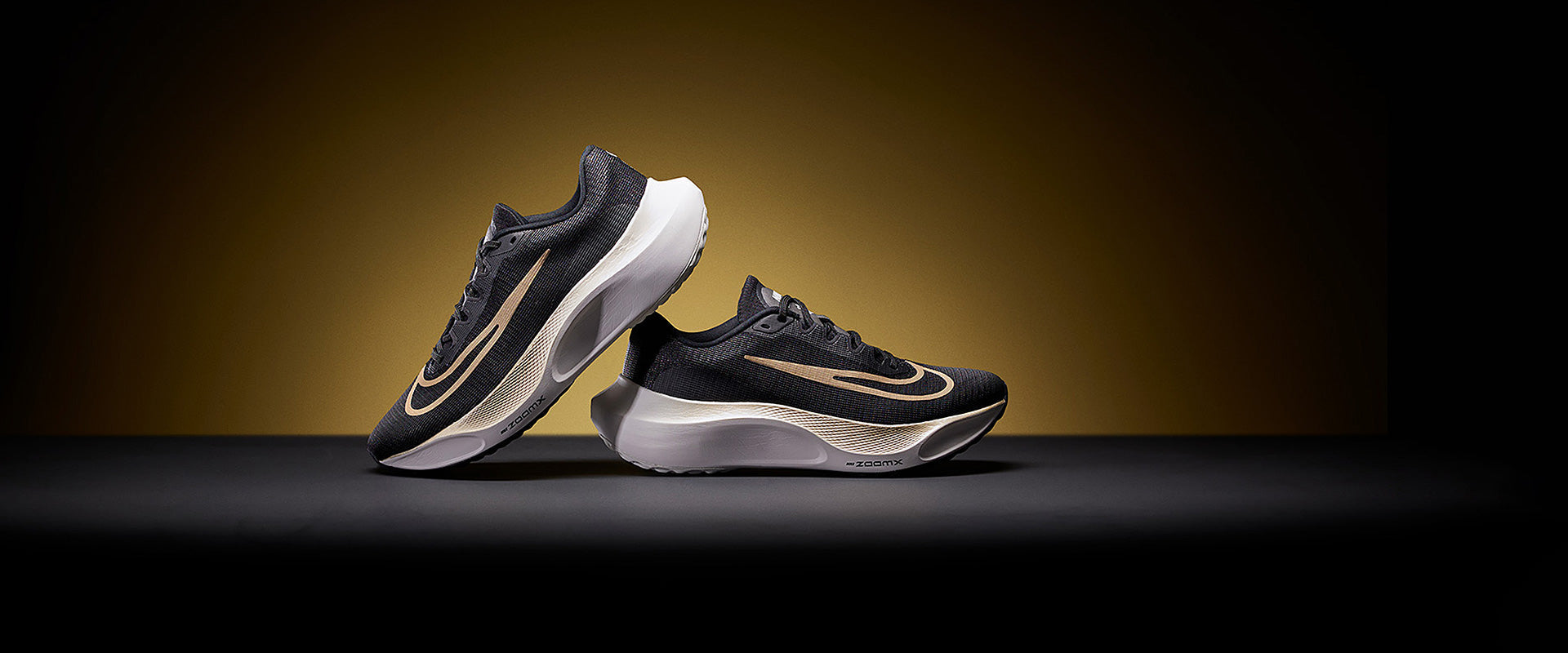 Nike Zoom Fly 5 - Black/Mtlc Gold Grain
