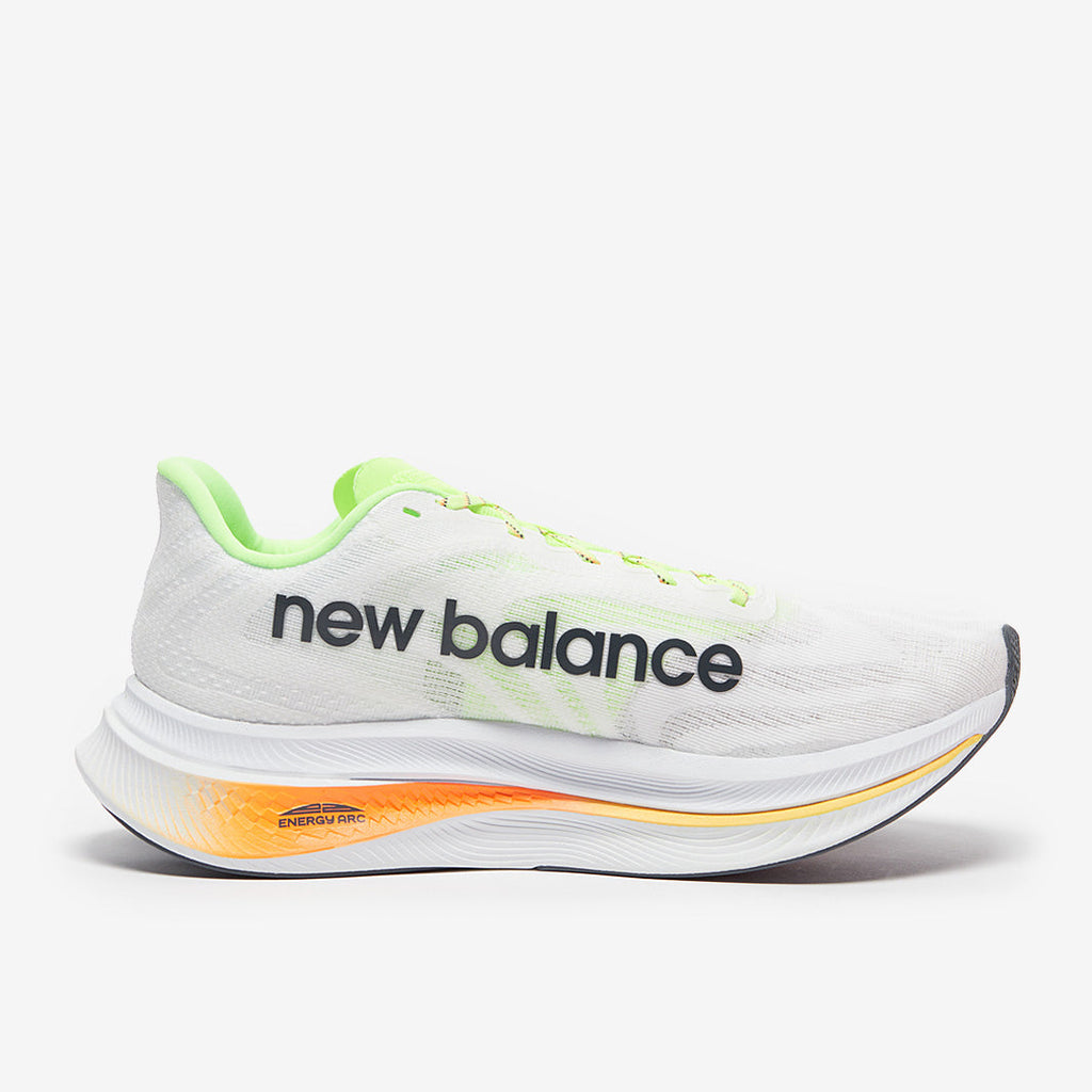 New Balance FuelCell SuperComp Trainer v2