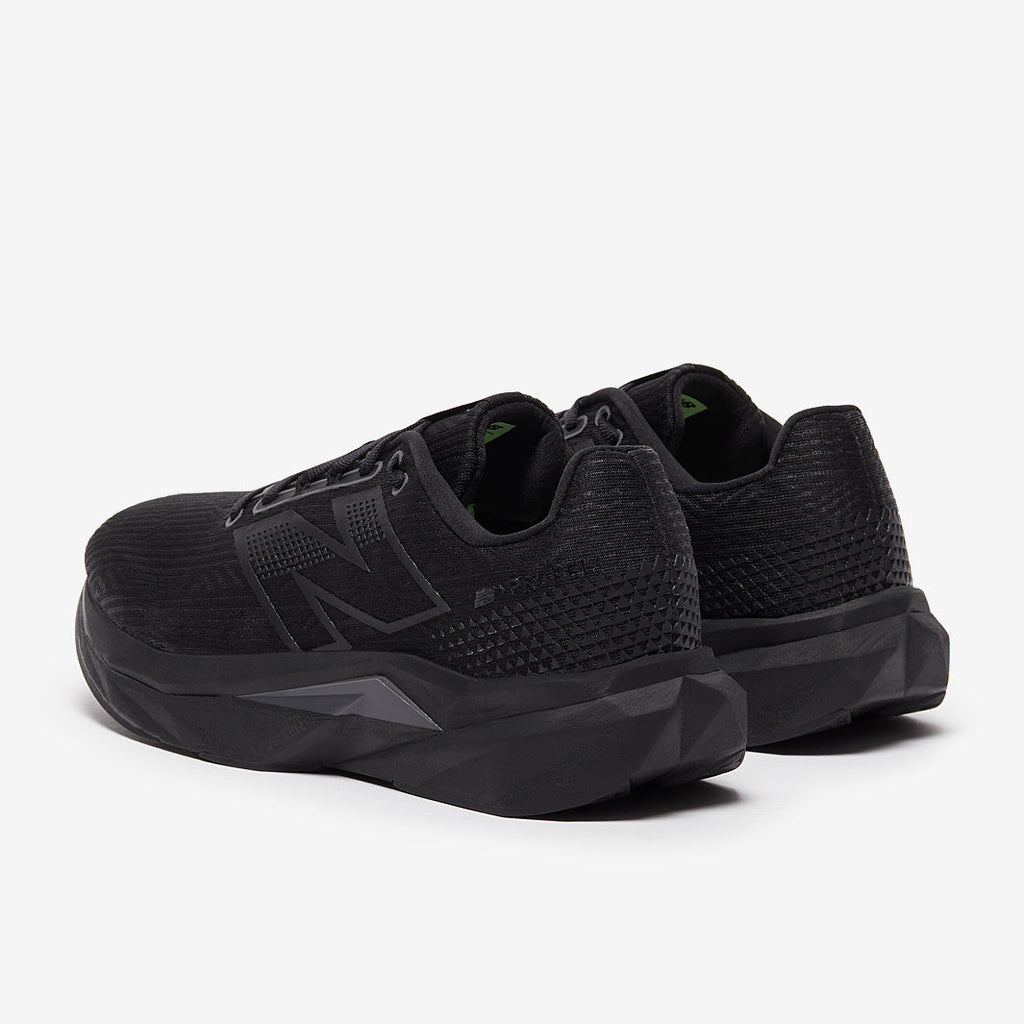 New Balance FuelCell Propel v5