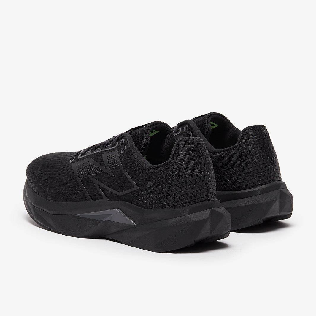 New Balance FuelCell Propel v5