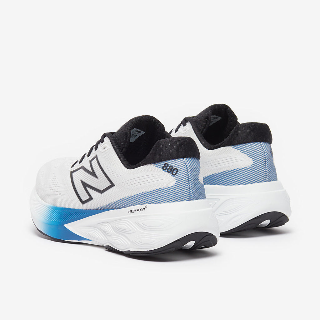 New Balance 880v15