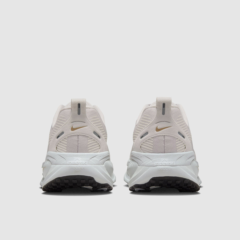 Nike Vomero 18