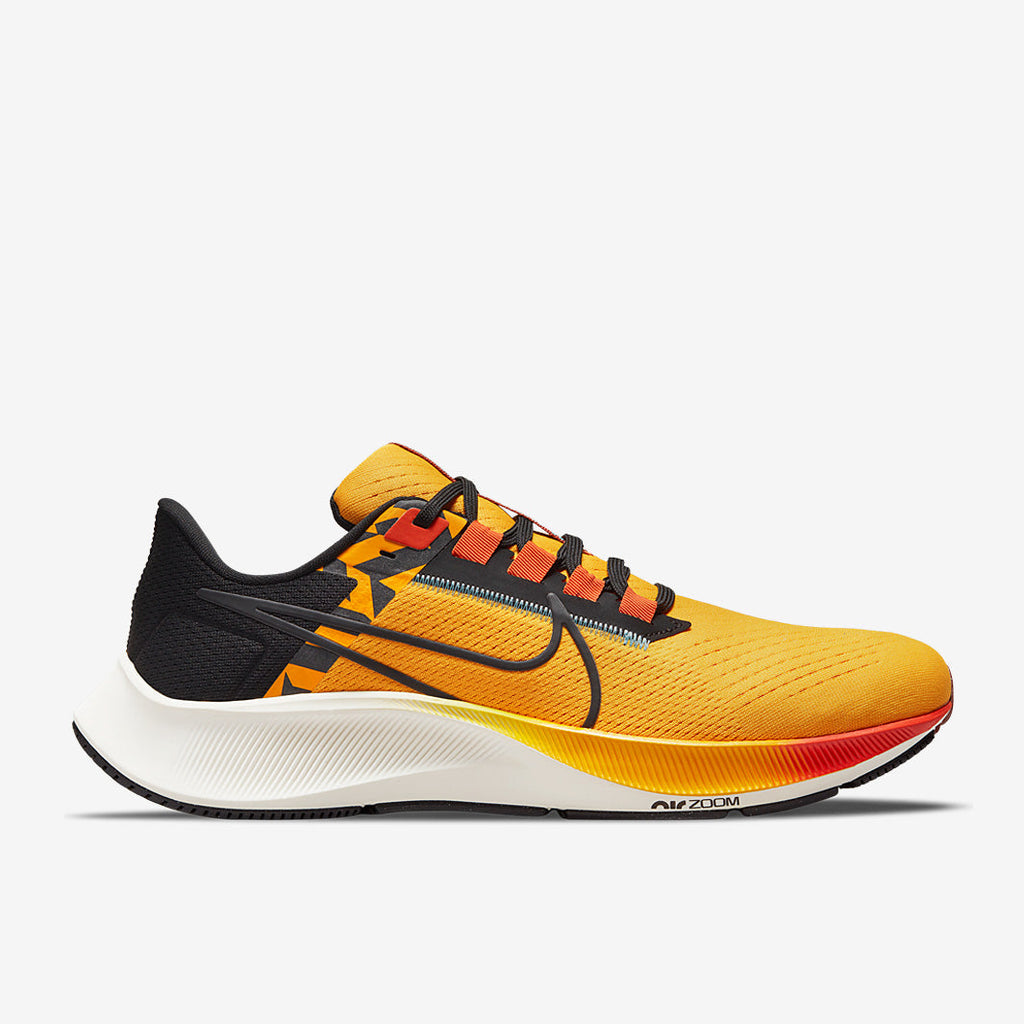 Nike Pegasus 38 - University Gold/Black