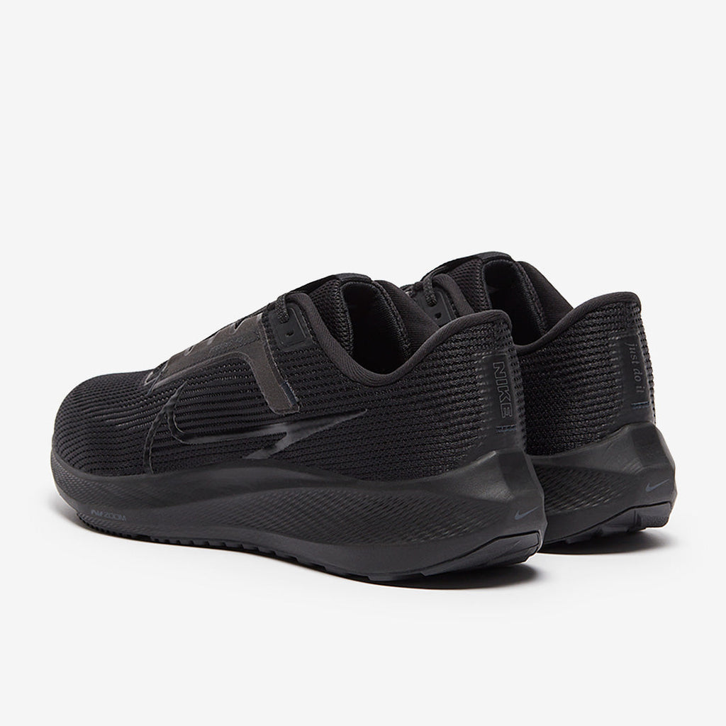 Nike Pegasus 40 - Black/Black