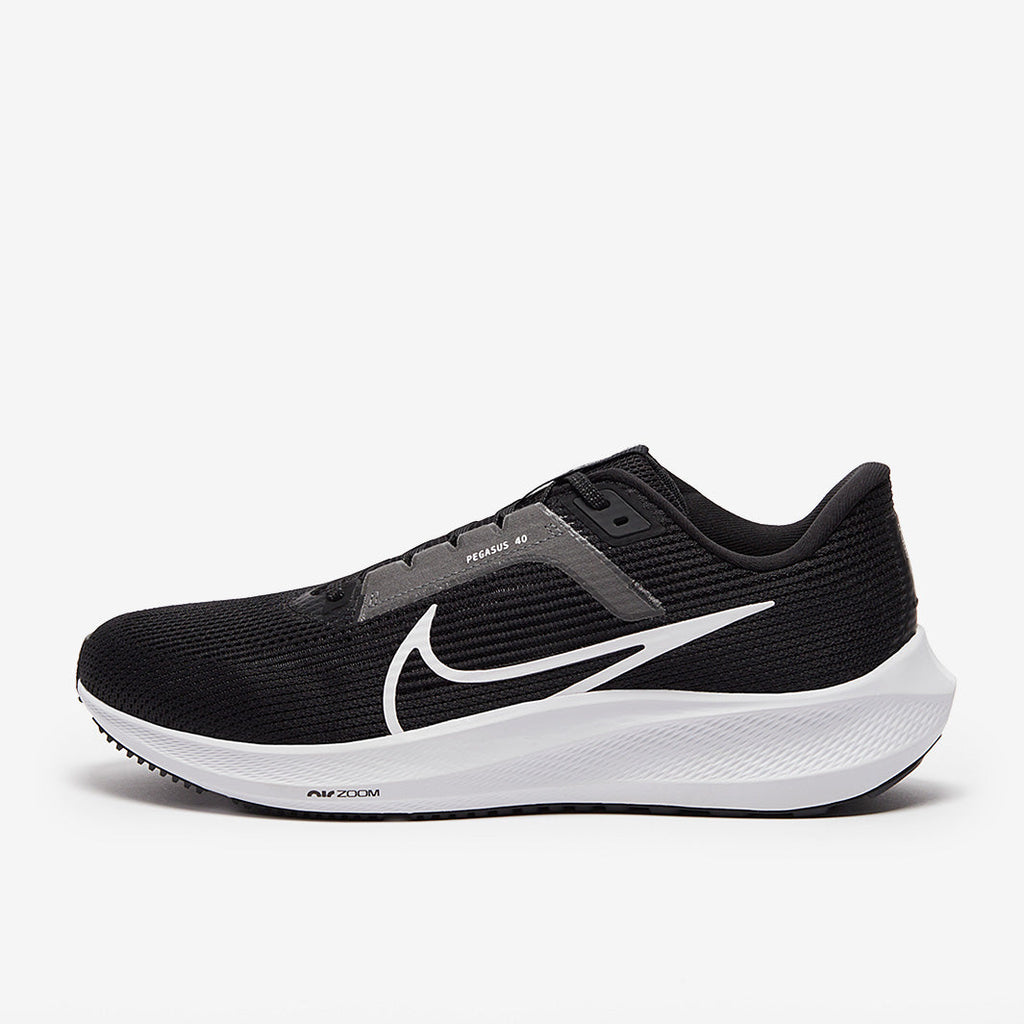Nike Pegasus 40 - Black/White