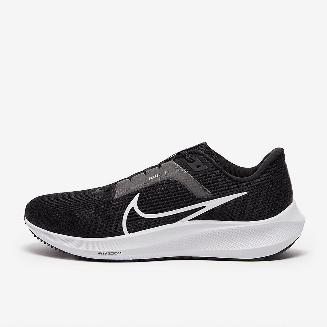 Nike Pegasus 40 - Black/White