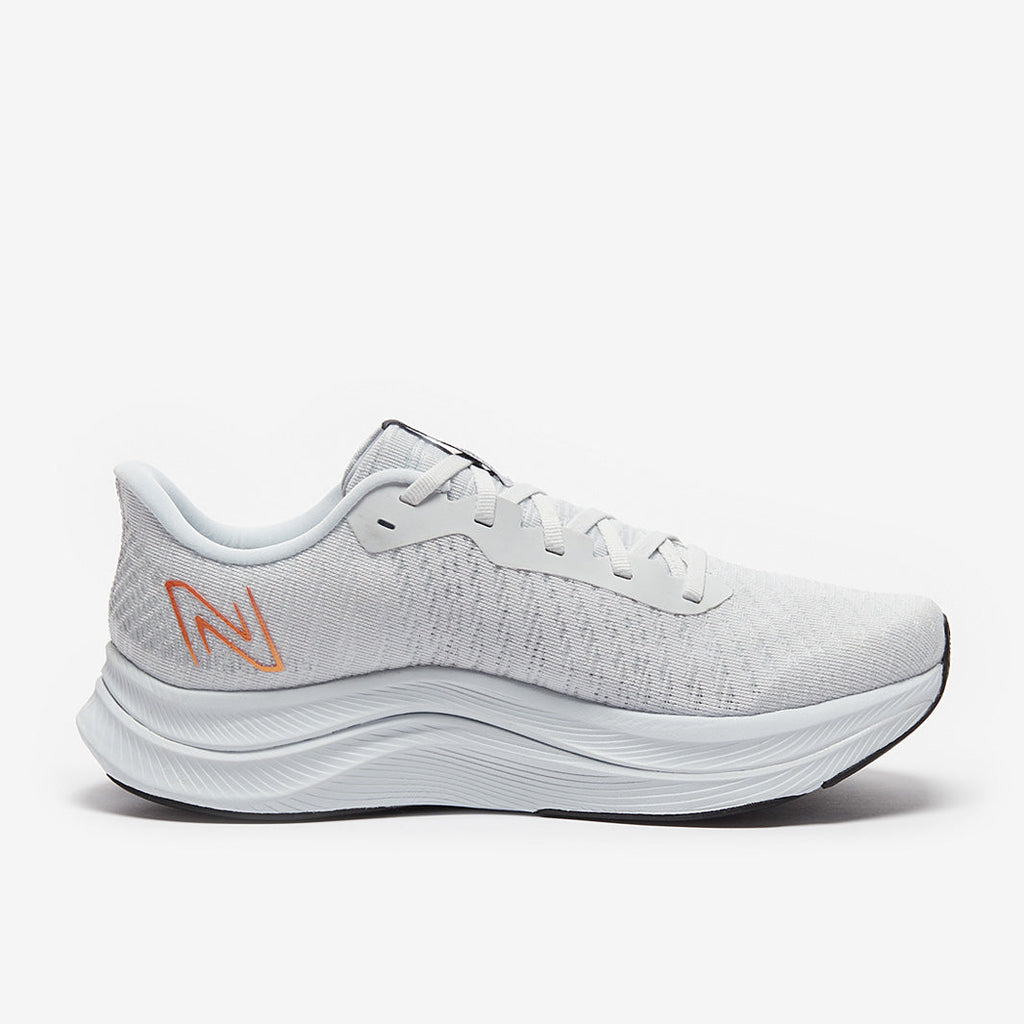 New Balance FuelCell Propel v4