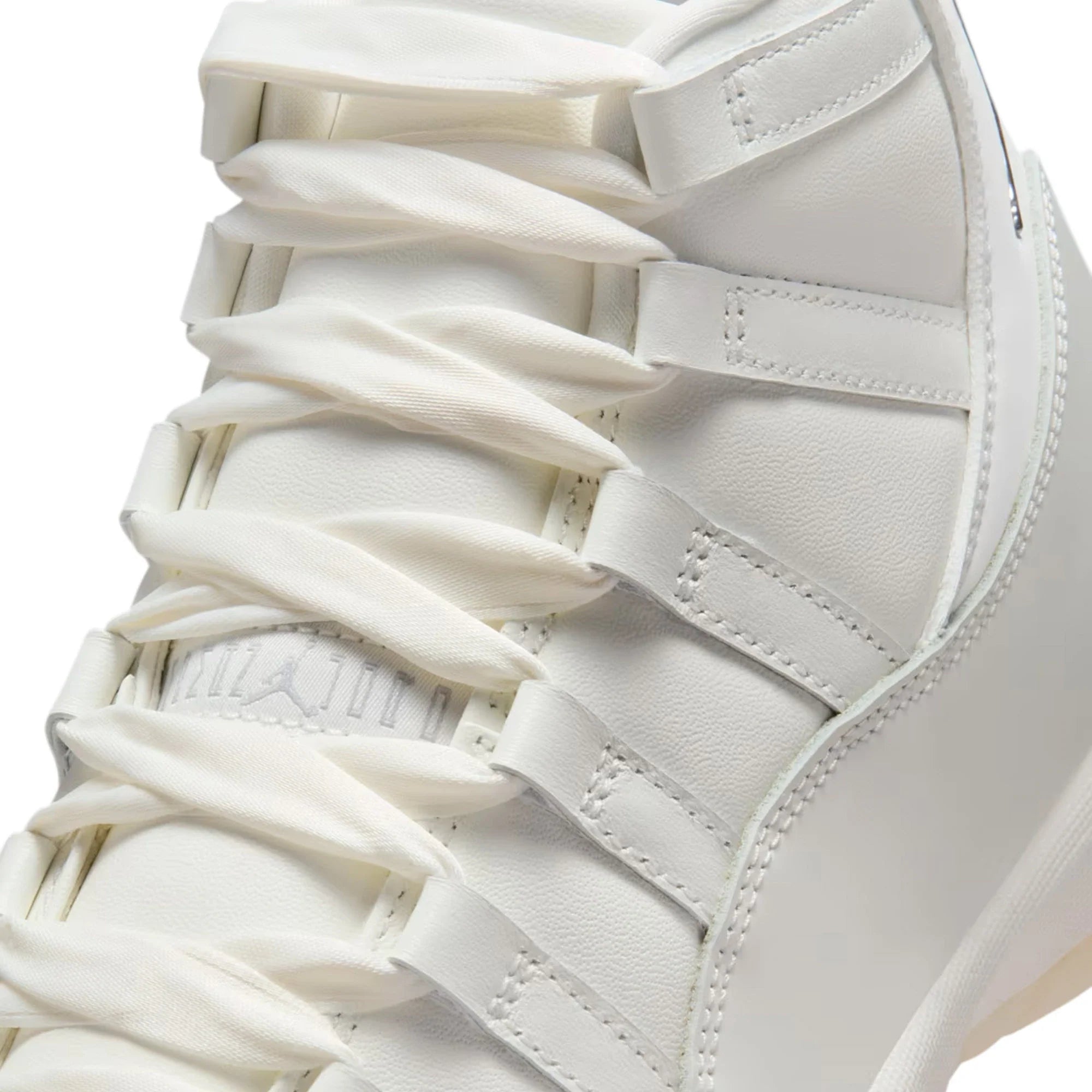 Air Jordan 11 Retro 'Pearl' Women's (2025)