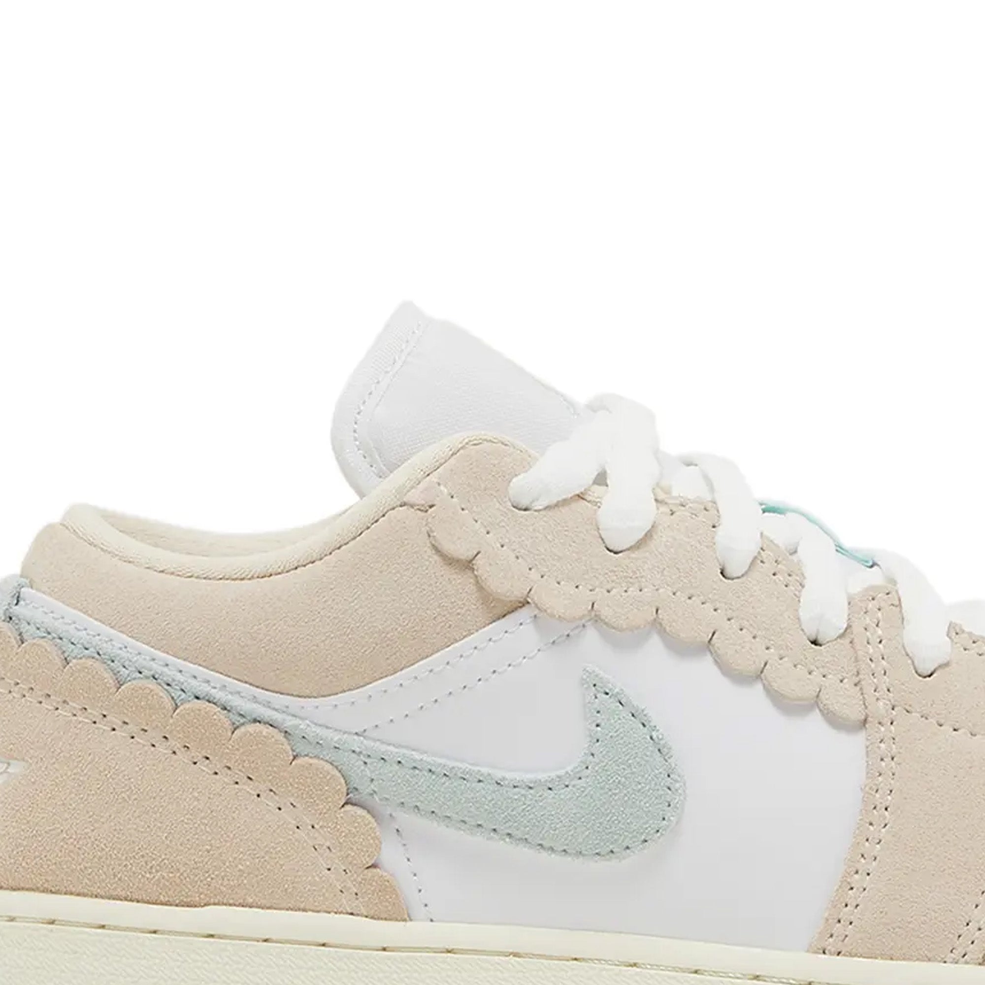Air Jordan 1 Low SE 'Scalloped Edge Guava Ice' GS (2023)