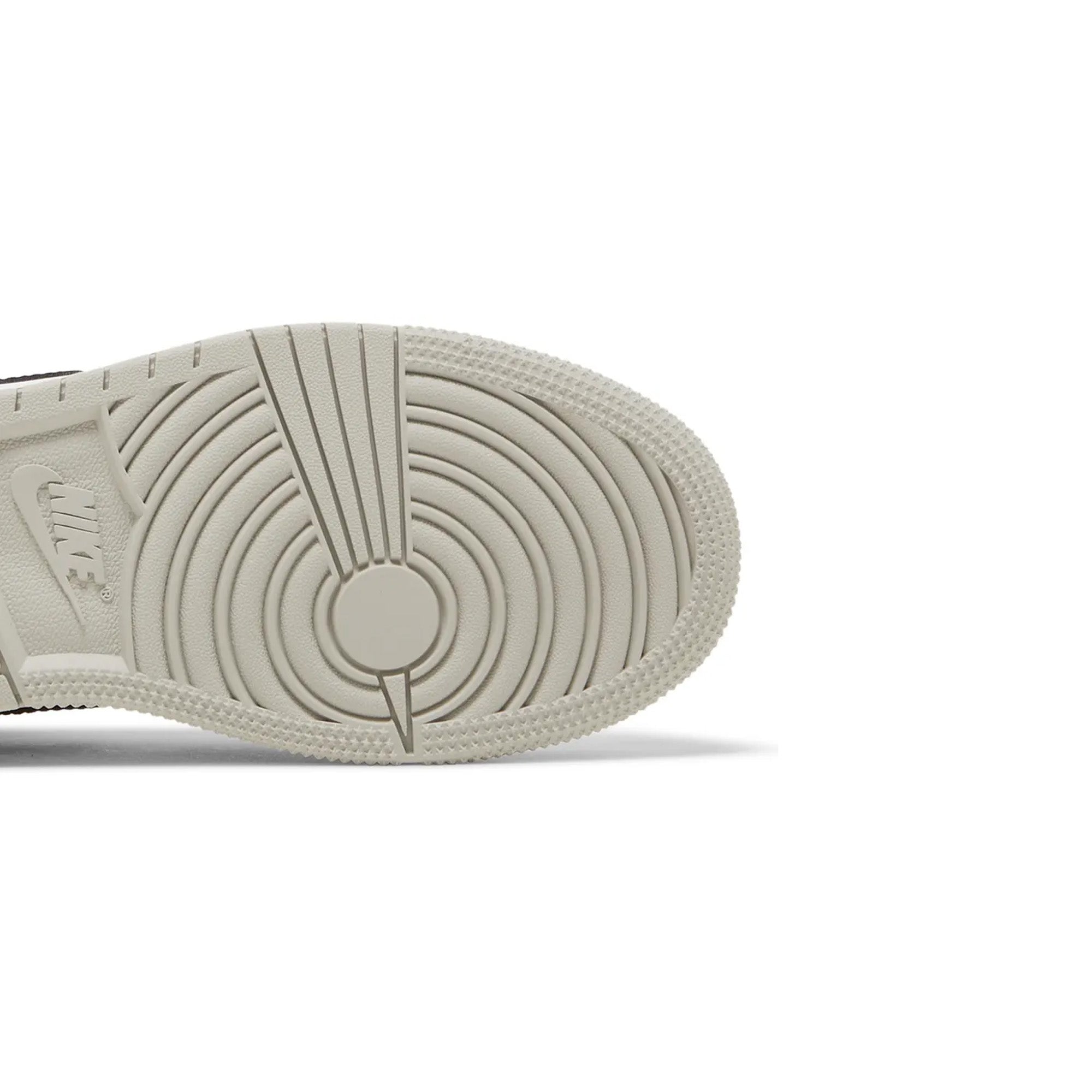 Air Jordan 1 Retro High OG 'White Cement' GS (2023)