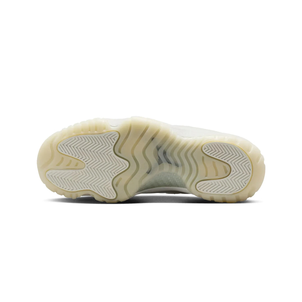 Air Jordan 11 Retro 'Pearl' Women's (2025)