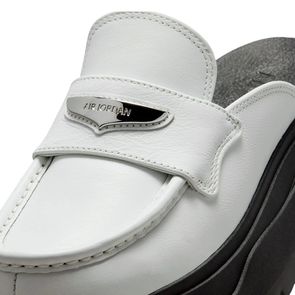 Air Jordan Mule 'Summit White Black' Women's (2026)