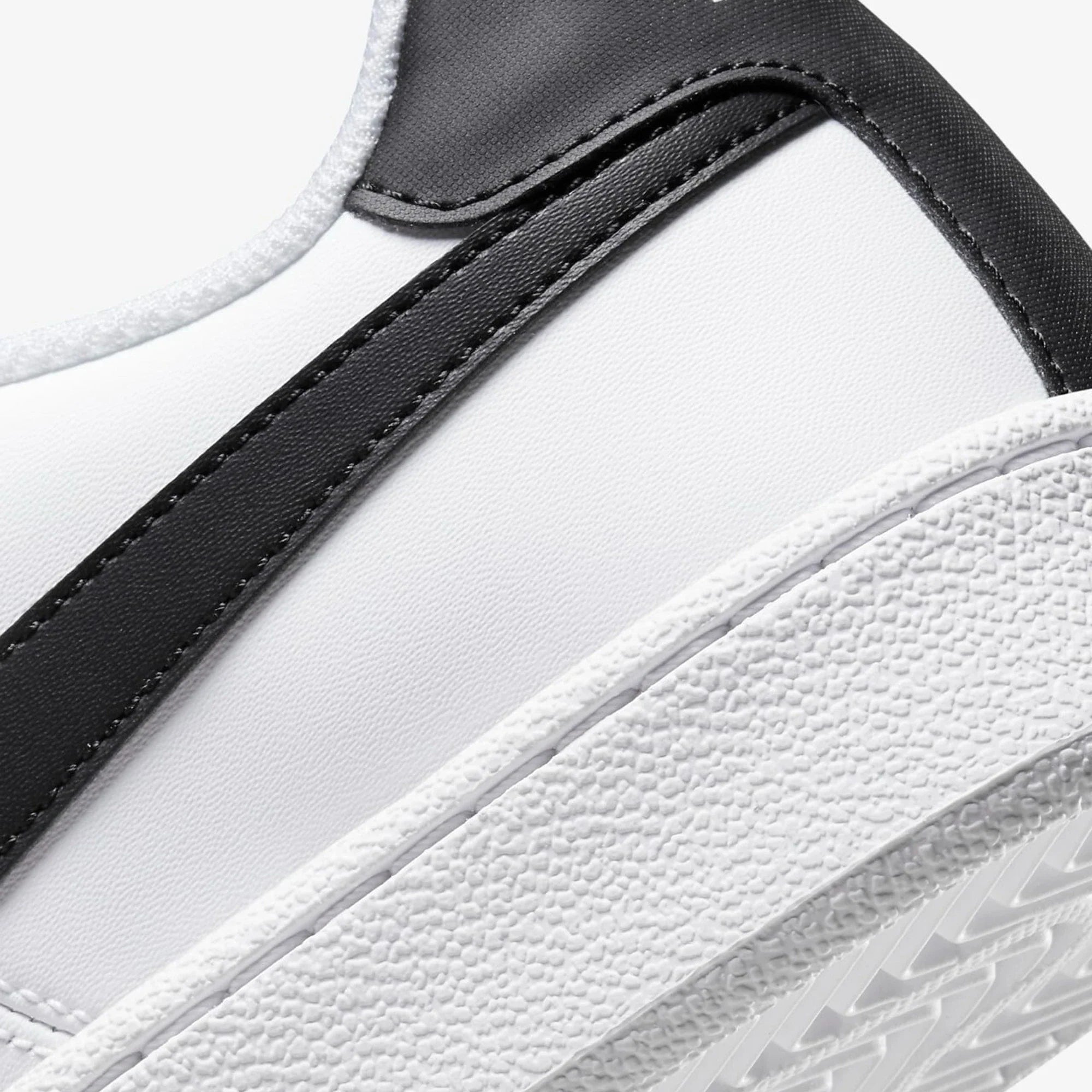 Nike Court Royale 'White Black'