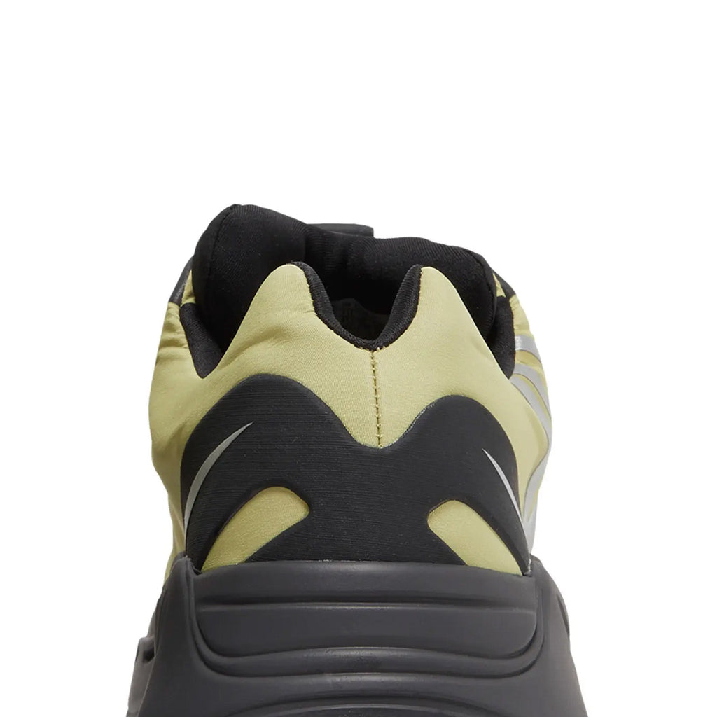 Yeezy Boost 700 MNVN 'Resin' (2022)